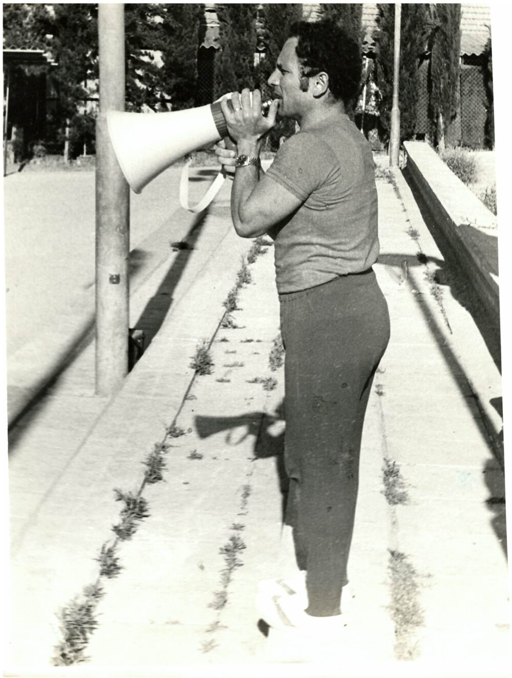 איש עם מגפון