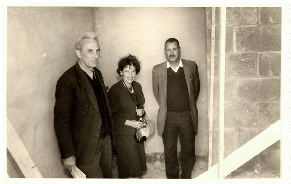 שלושה אנשים